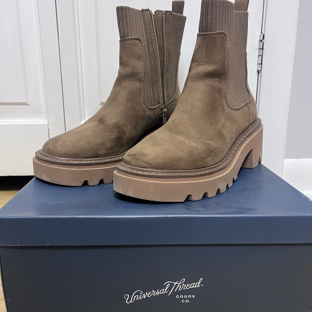 Universal Thread Taupe Chelsea Boots - Picture 2 of 5